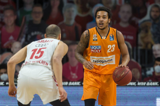 揭幕战的 揭幕战的